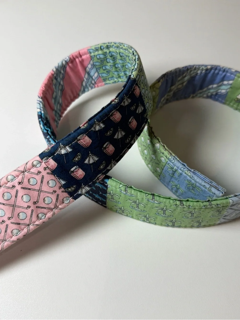 Vineyard Vines Medium Patchwork Whale Print D-Ring Belt in Pink, Navy, Green